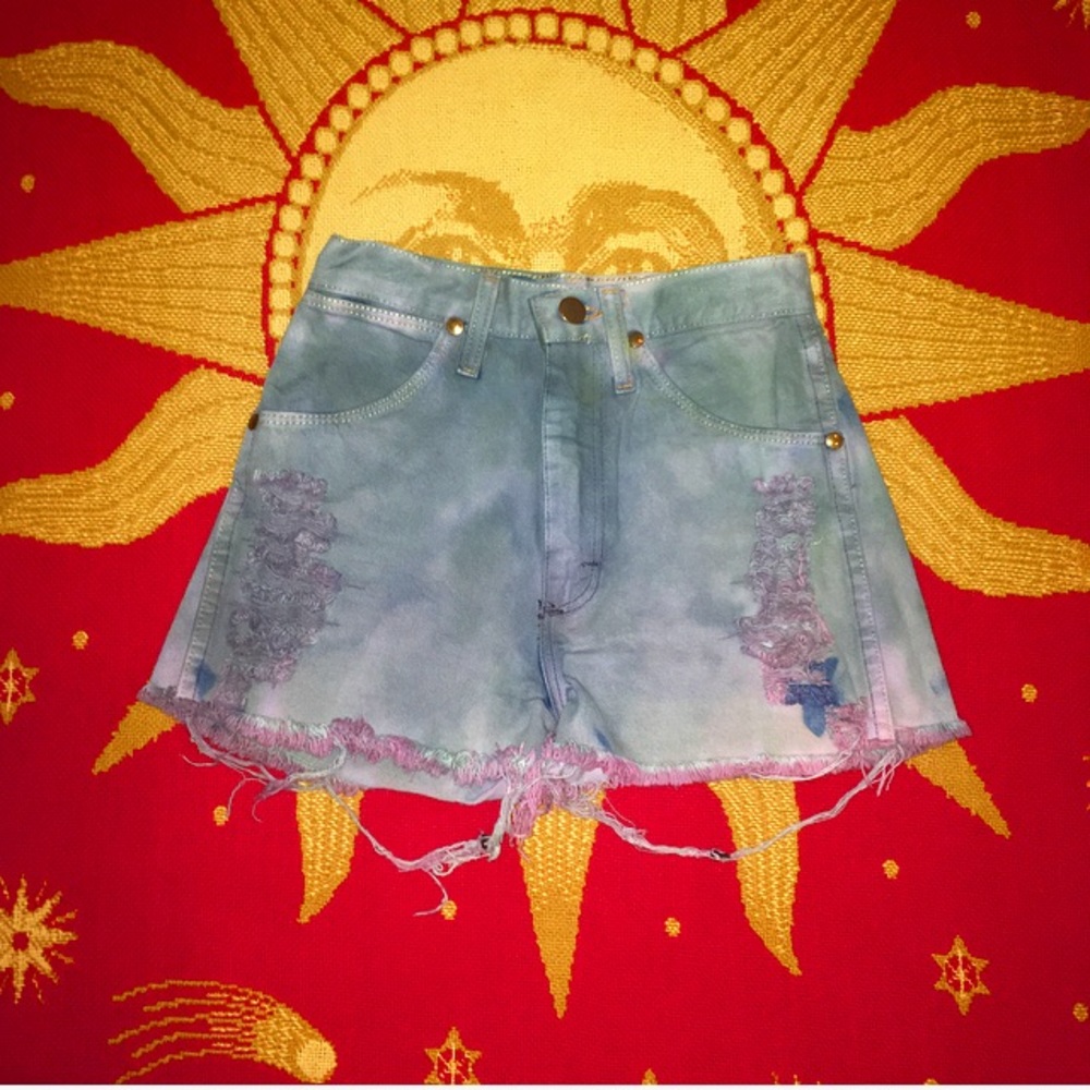 ✧ Wrangler Vintage Custom Distressed & Dyed Shorts ✧